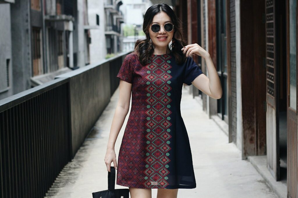 WARIS | Unique fashion | Shop online Hmong clothes design